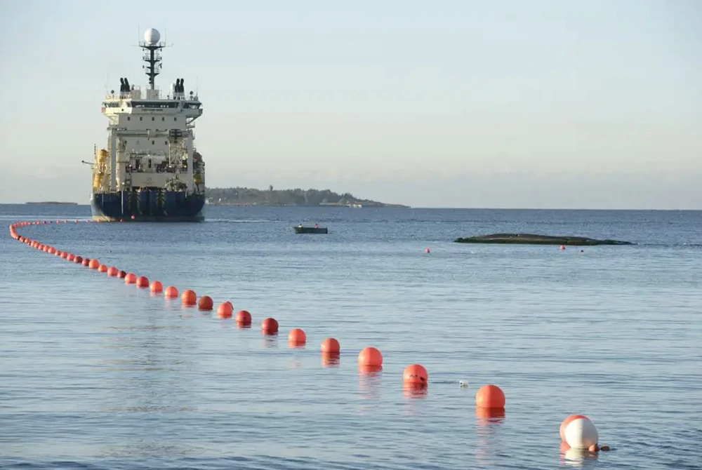 2 internet cables under the Baltic Sea