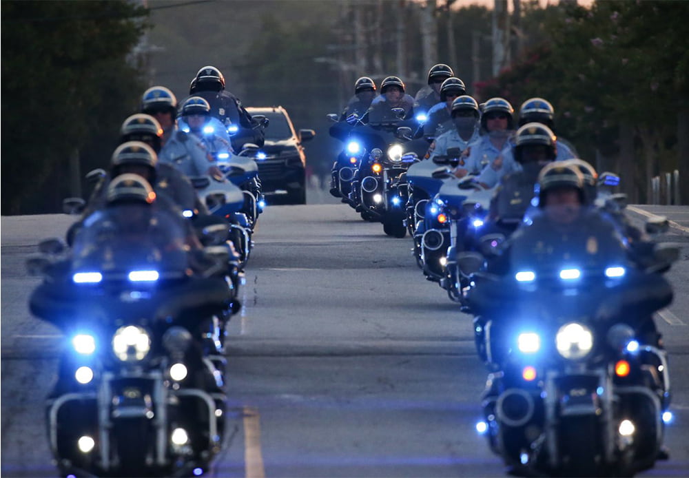 Donald Trump's motorcade when he leaves the Fulton County jail