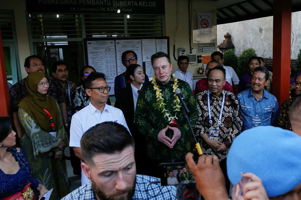 Elon Musk, Bali, Indonesia, Starlink
