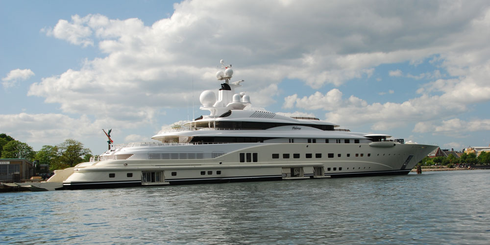 the gigayacht price