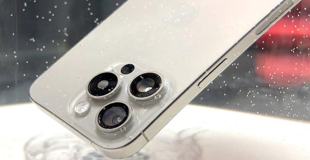 iPhone water