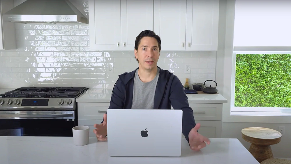 Justin Long, Qualcomm ad