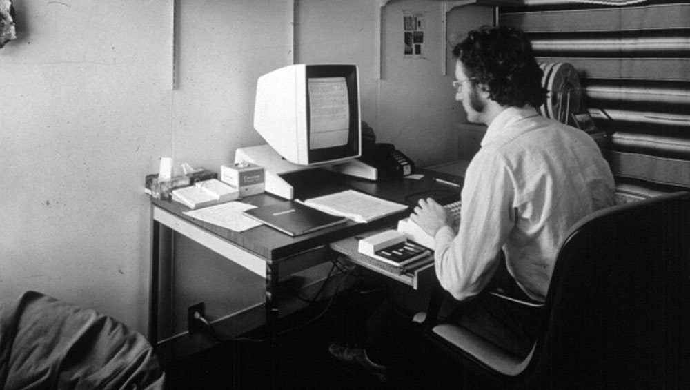 Larry Tesler using the Xerox Parc Alto