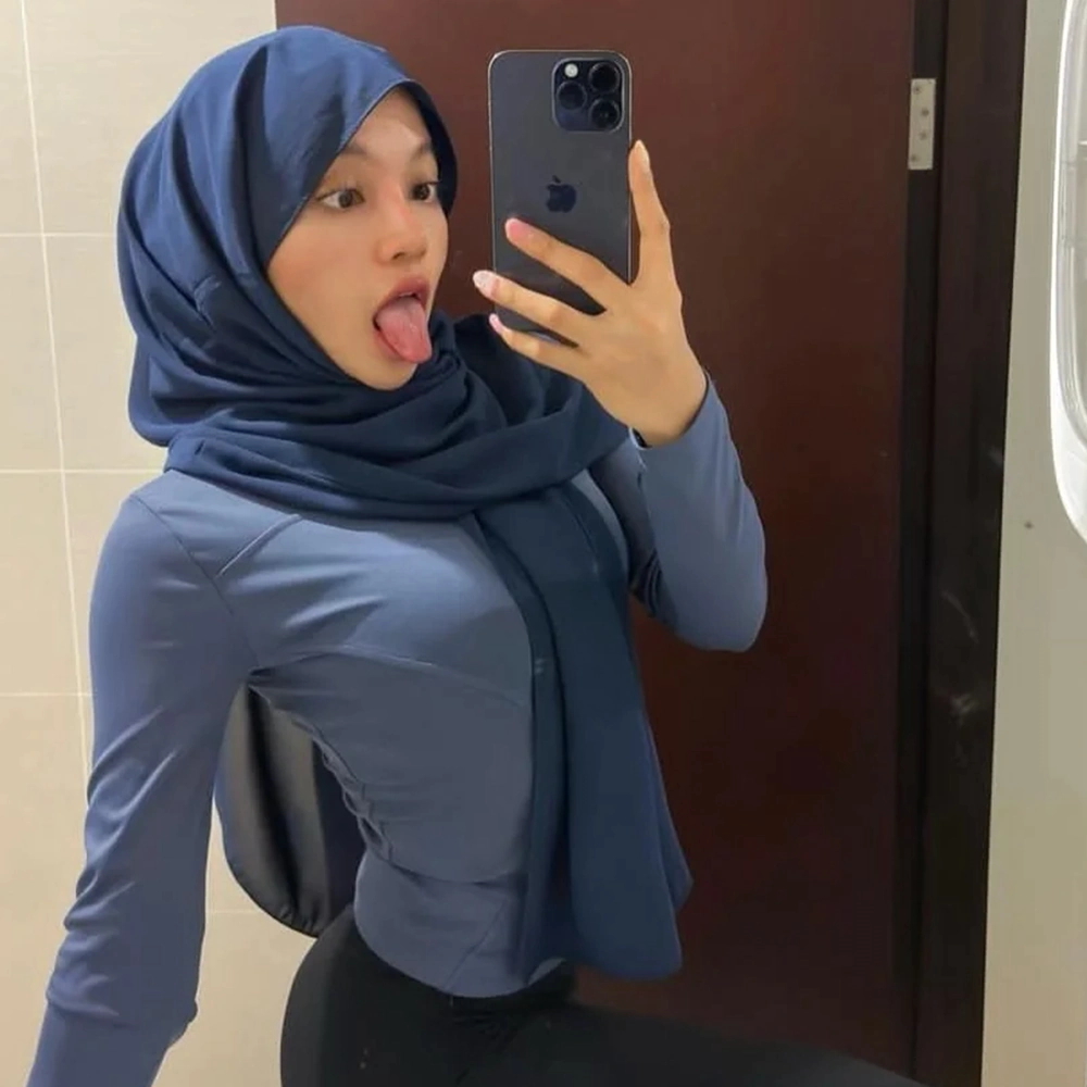The Viral Video Of A Woman Who Performed Fellatio To An Ice Cream: Between  Indecency And Blasphemy | Eyerys