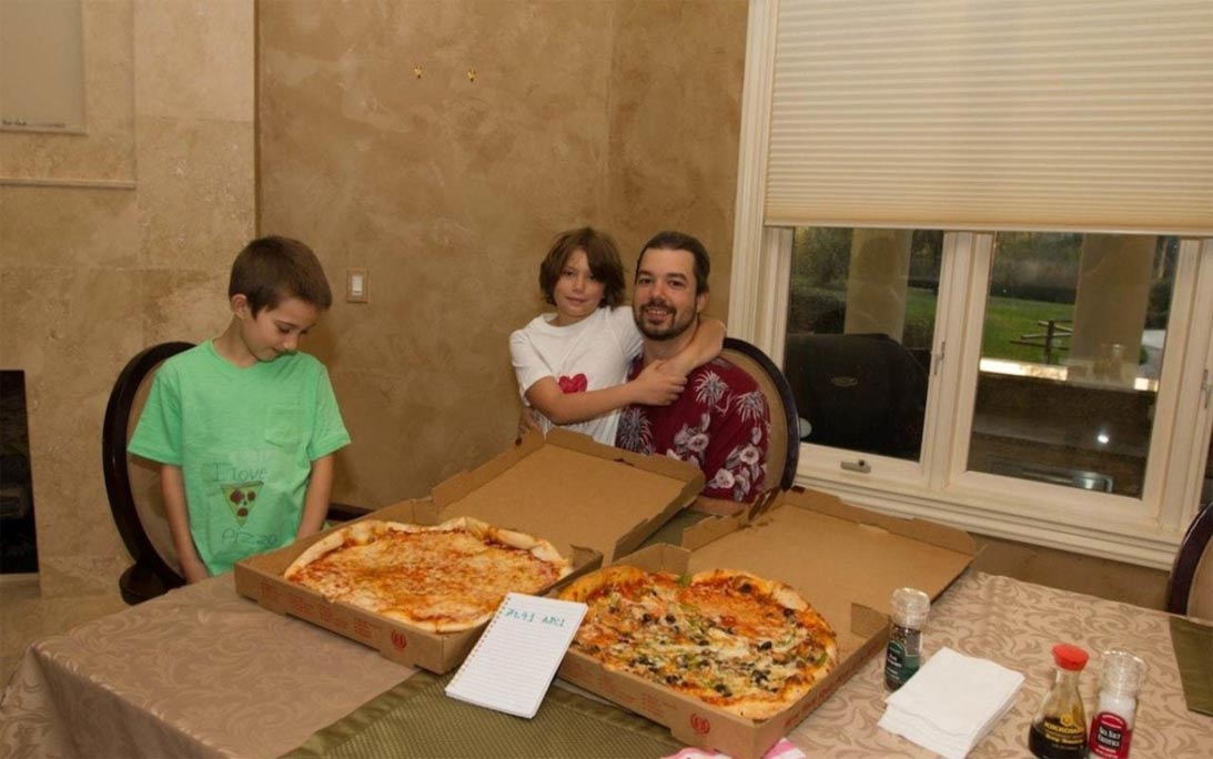 Laszlo Hanyecz and his pizzas bought using Bitcoins