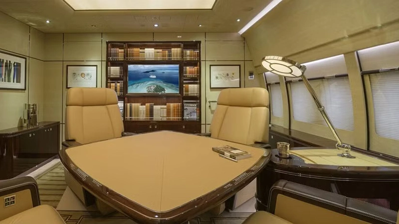 Boeing 747-8 originally owned by Qatar