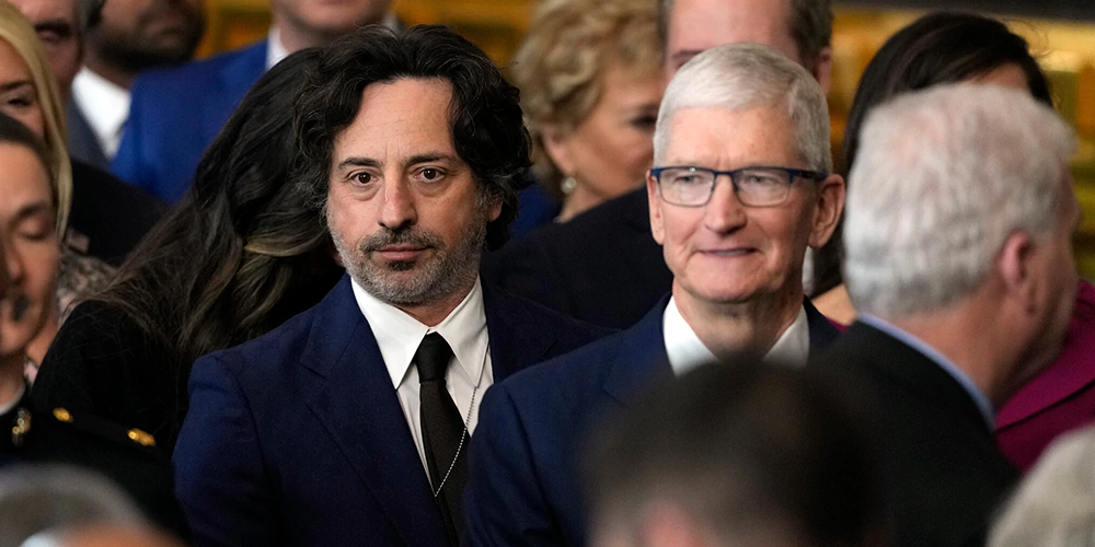 Sergey Brin with Apple CEO